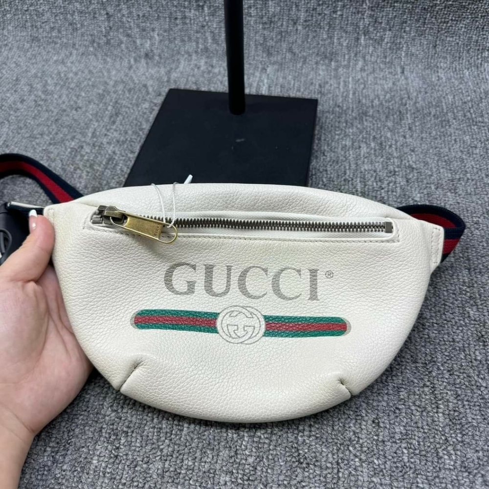100% Authentic Gucci Leather Belt Bag